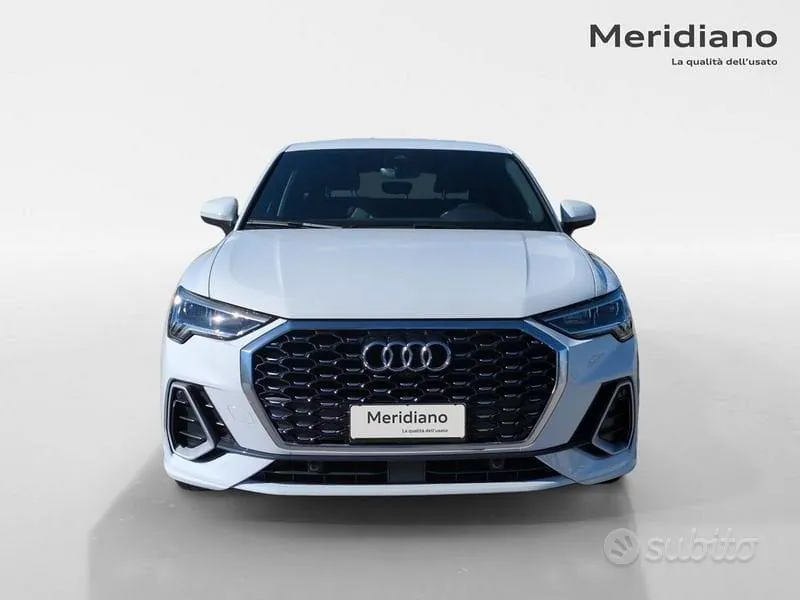 Audi Q3 2019 photo 2