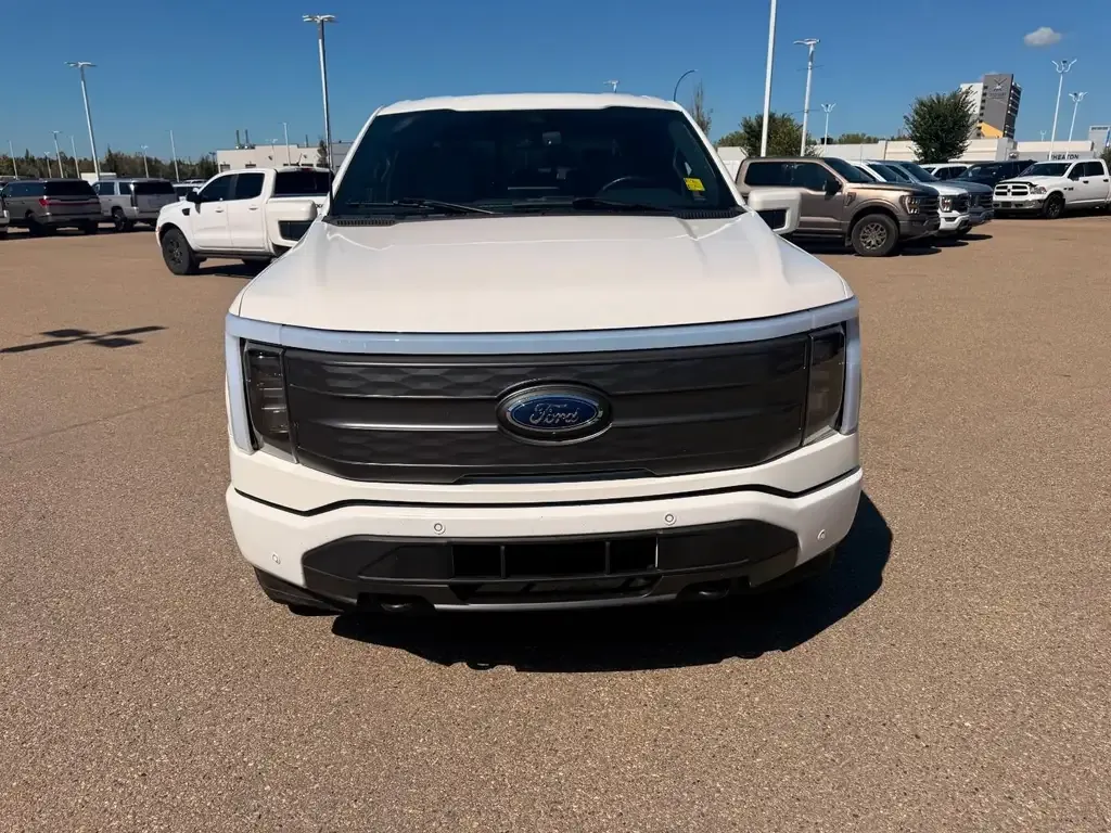 Ford F-150 Lightning 2023 photo 2