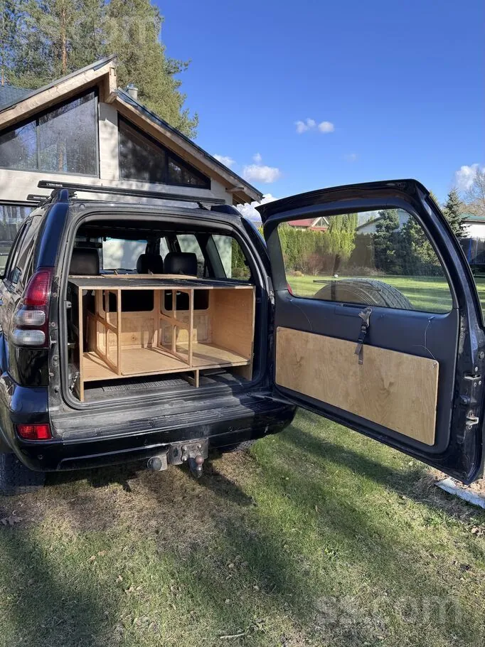 Toyota Land Cruiser 2005 photo 3