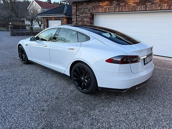 Tesla Model S 2013 photo 2