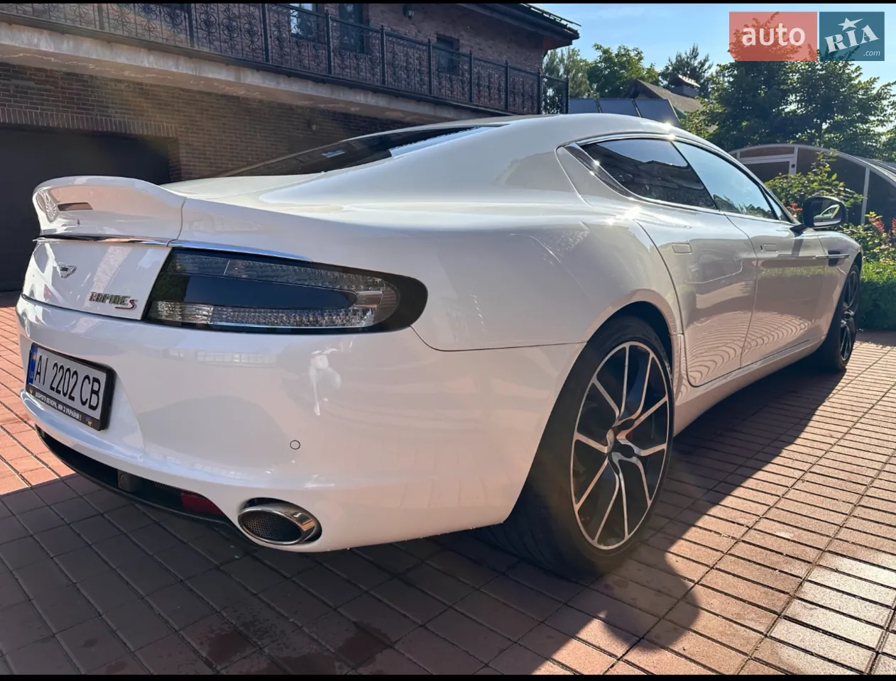 Aston Martin Rapide 2014 photo 2