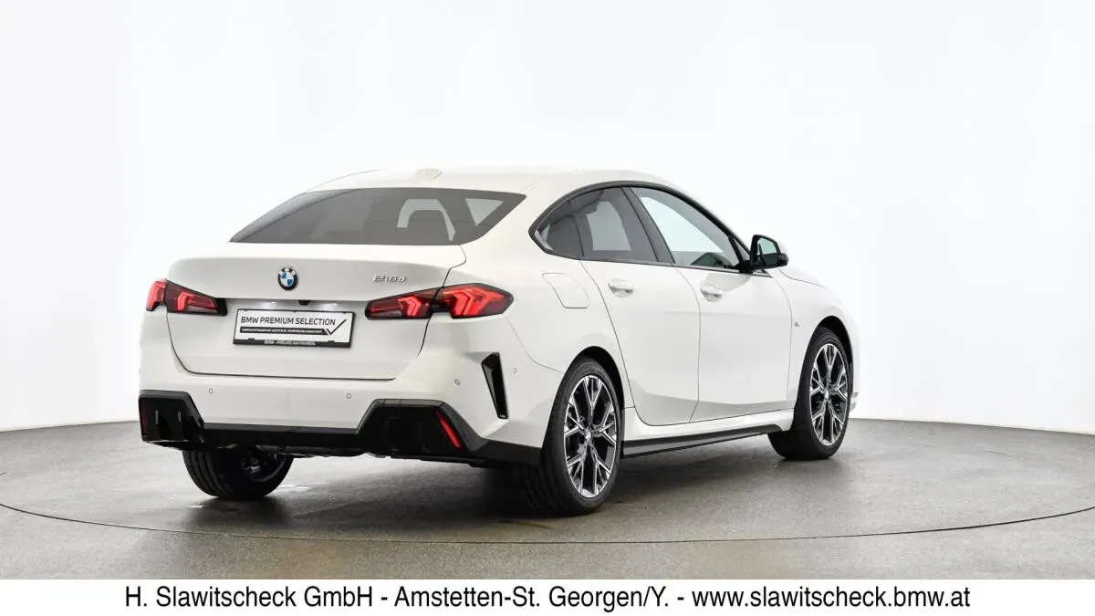 BMW 2 Series 2025 photo 3