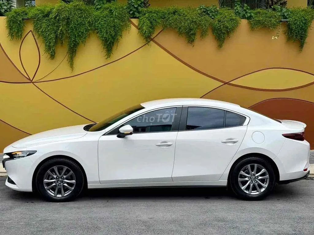 Mazda 3 2022 photo 3