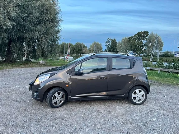 Chevrolet Spark 2011 photo 3