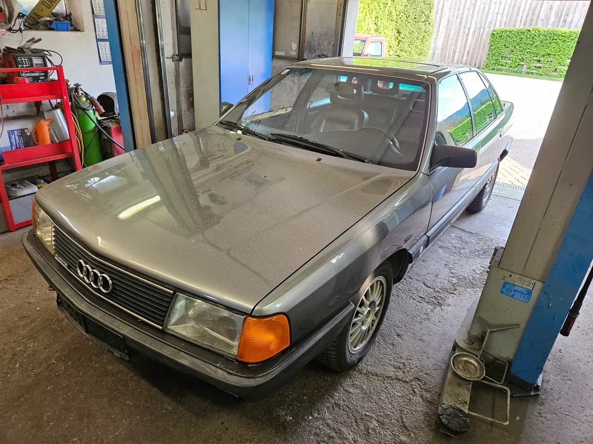 Audi 100