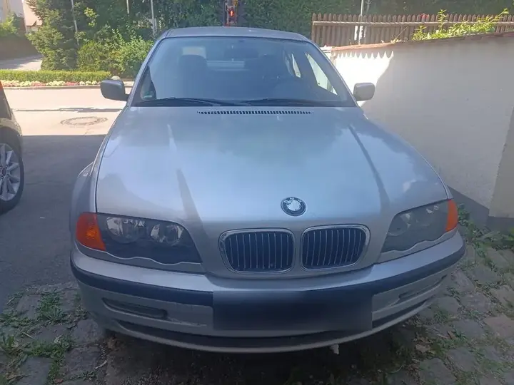 BMW 320I