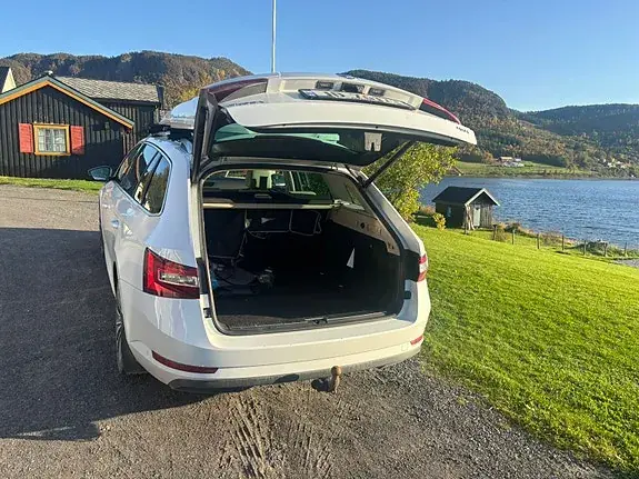 Skoda Superb 2016 photo 4