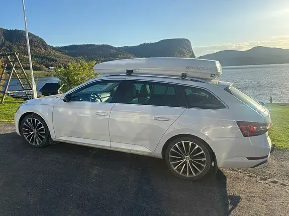 Skoda Superb 2016 photo 2