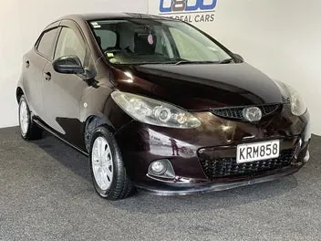 Mazda Demio 2010 photo 2