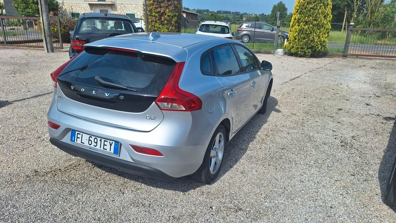 Volvo V40 2017 photo 3
