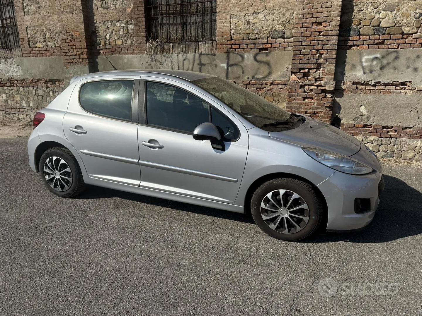 Peugeot 207 2013 photo 3