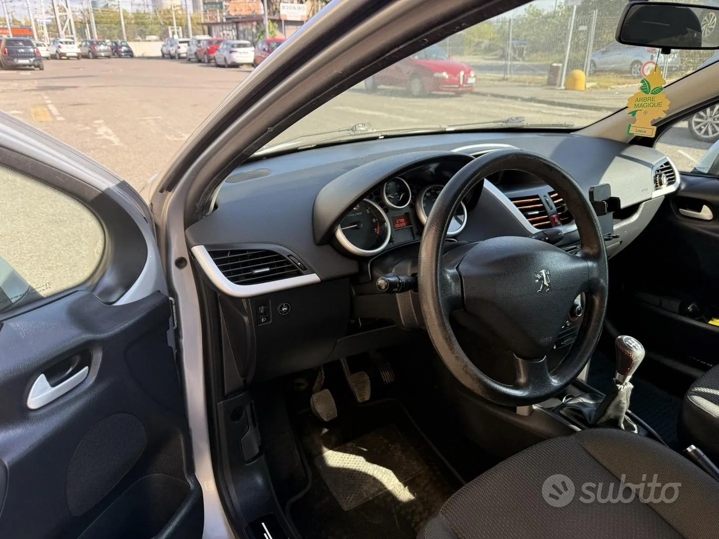 Peugeot 207 2013 photo 4