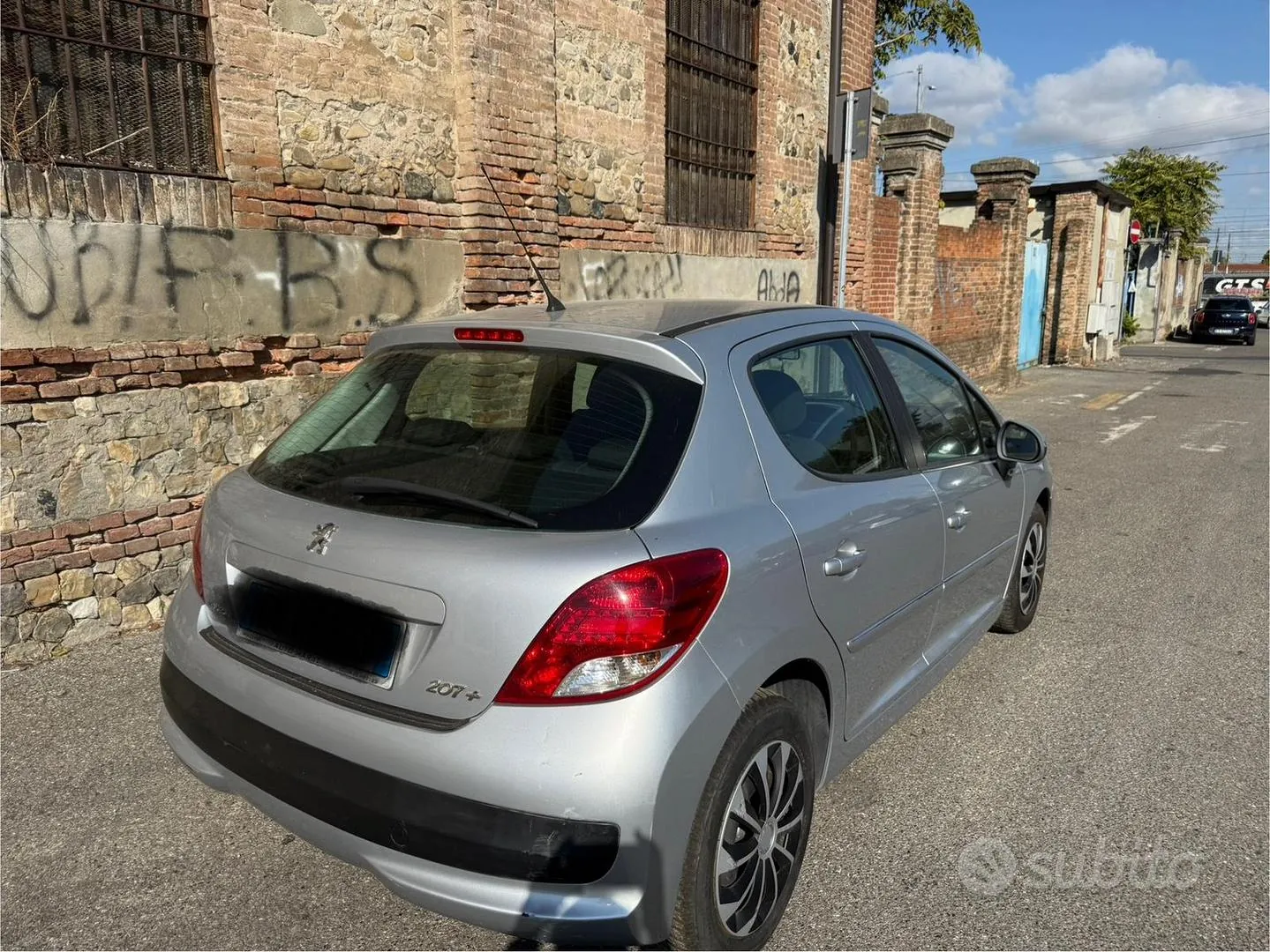 Peugeot 207 2013 photo 2