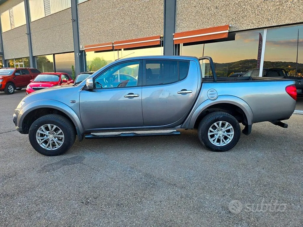 Mitsubishi L200 2014 photo 3