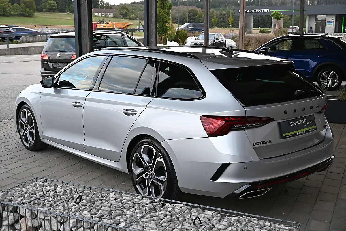 Skoda Octavia 2021 photo 3