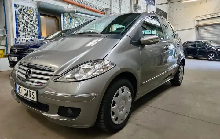 Mercedes-Benz A 180