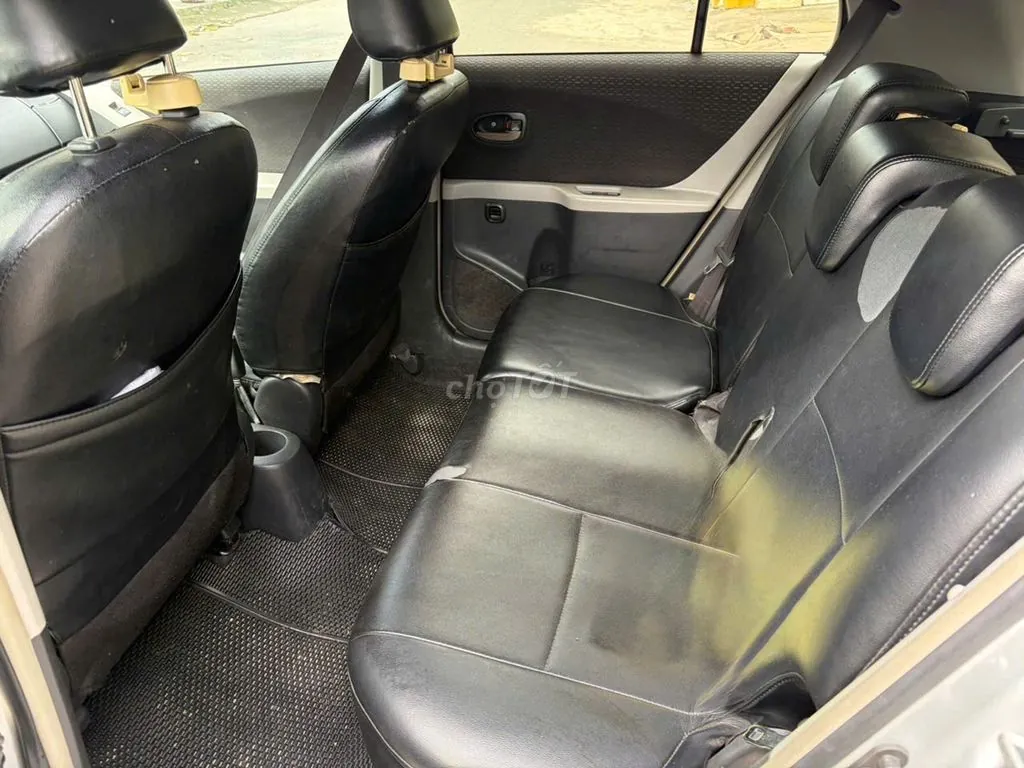 Toyota Yaris 2010 photo 5