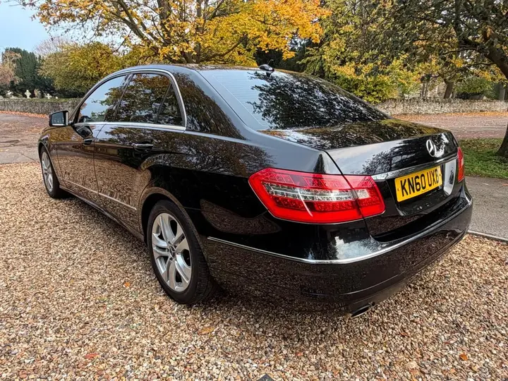 Mercedes-Benz E-Class 2010 photo 5