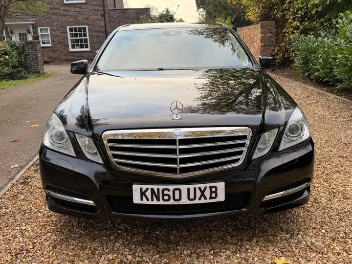 Mercedes-Benz E-Class 2010 photo 2