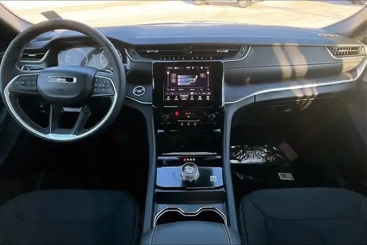 Jeep Grand Cherokee 2025 photo 5