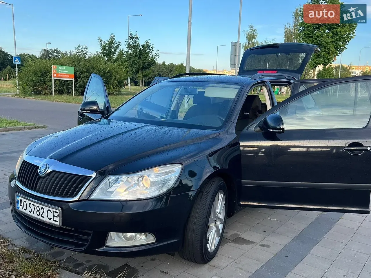 Skoda Octavia 2012 photo 2