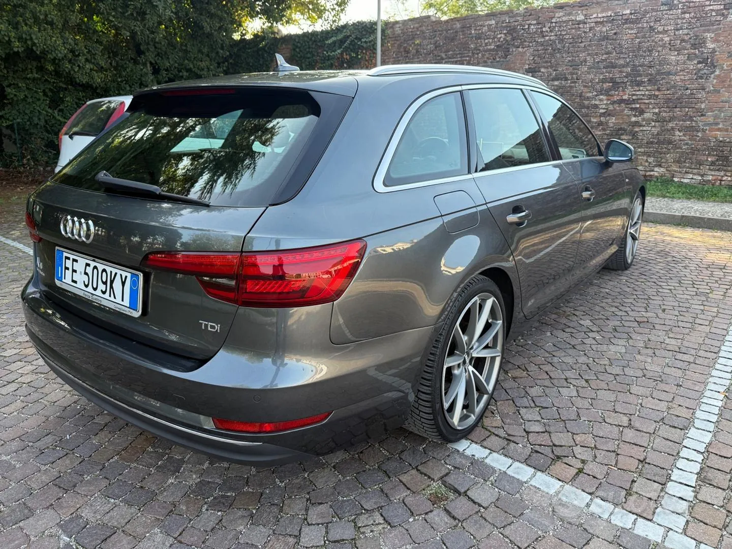 Audi A4 Avant 2016 photo 5