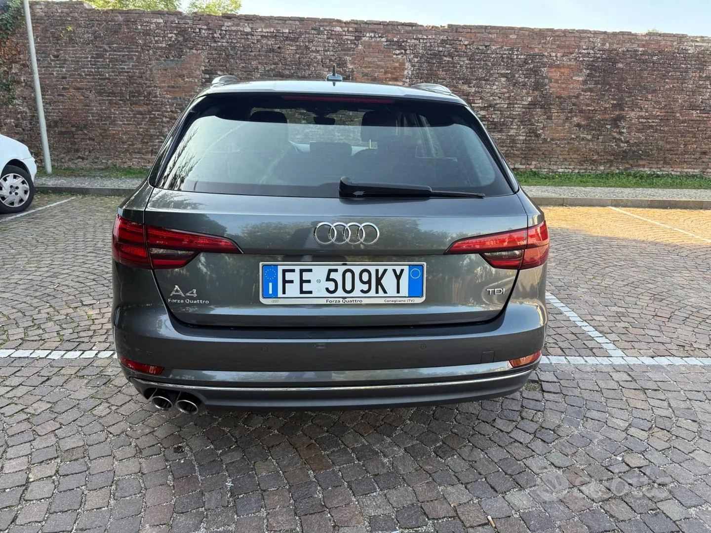 Audi A4 Avant 2016 photo 4