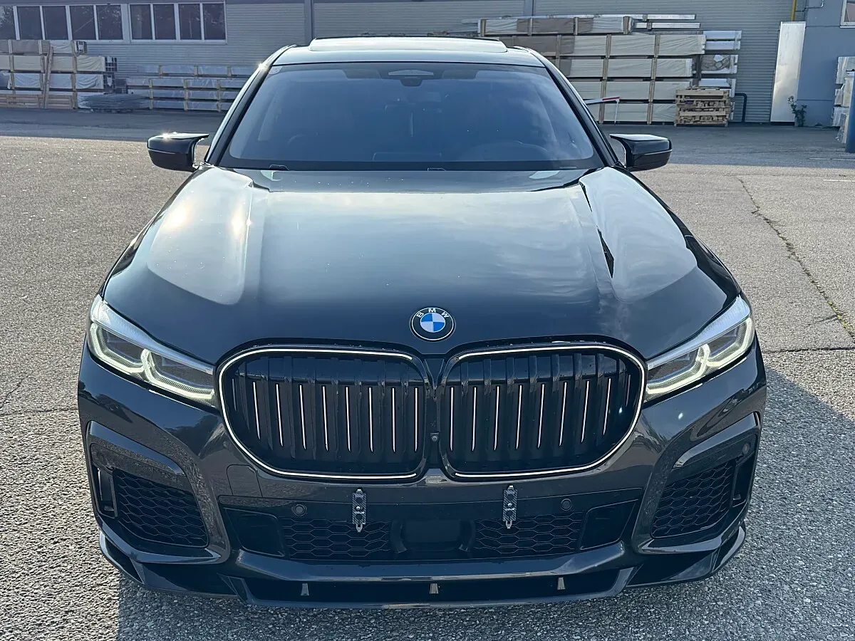 BMW 7 Series 2020 photo 2