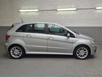 Mercedes-Benz B160 2010 photo 2