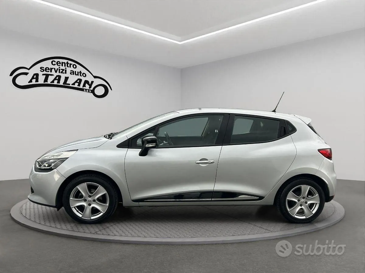 Renault Clio 2013 photo 2