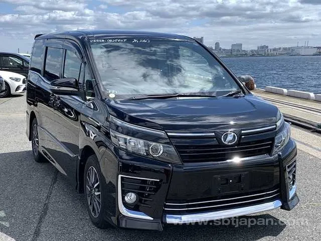 Toyota Voxy Zs