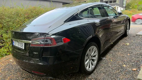 Tesla Model S 2019 photo 2