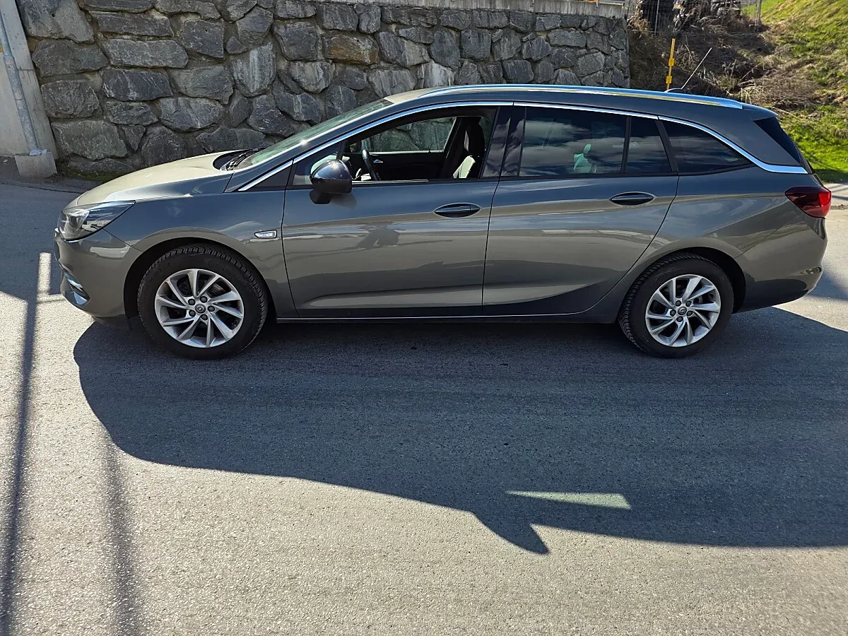 Opel Astra 2022 photo 3