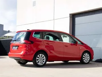 Opel Zafira Tourer 2018 photo 3