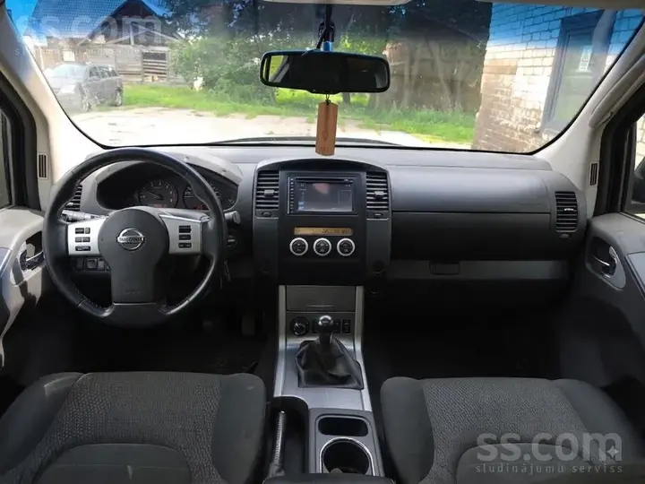 Nissan Navara 2014 photo 4