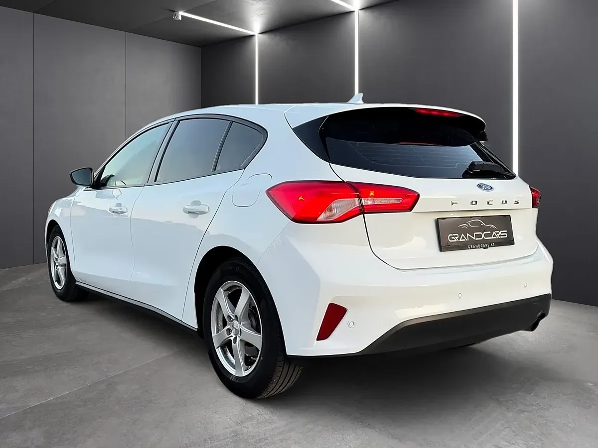 Ford Focus 2018 photo 2