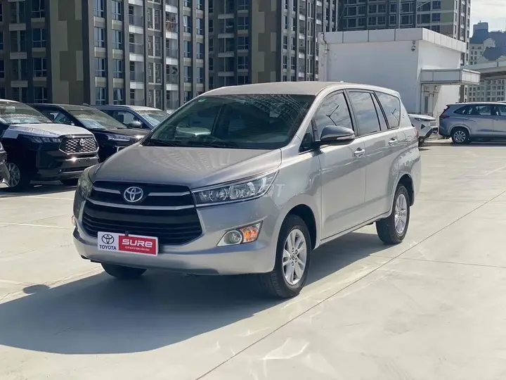 Toyota Innova 2017 photo 3