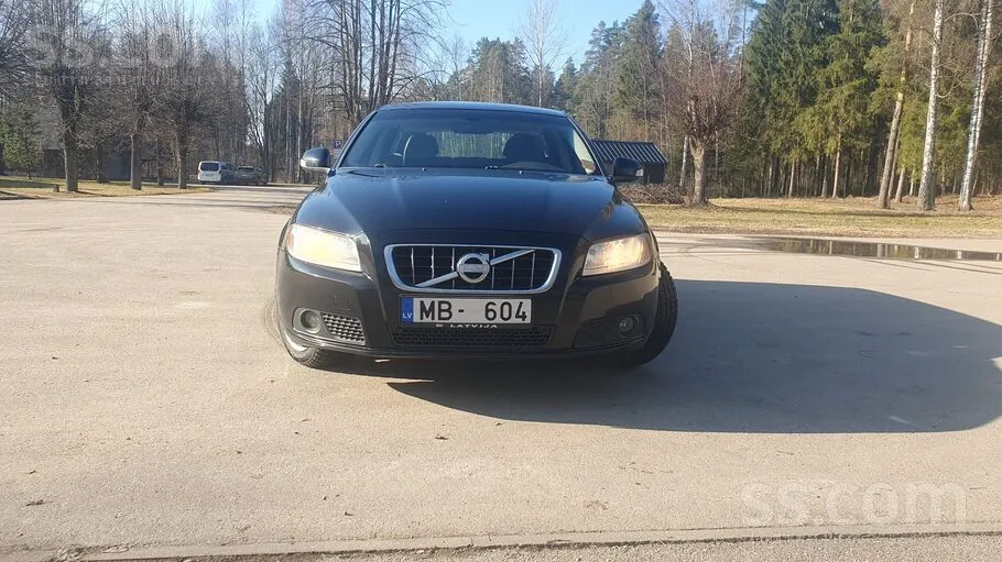 Volvo V70 2011 photo 2