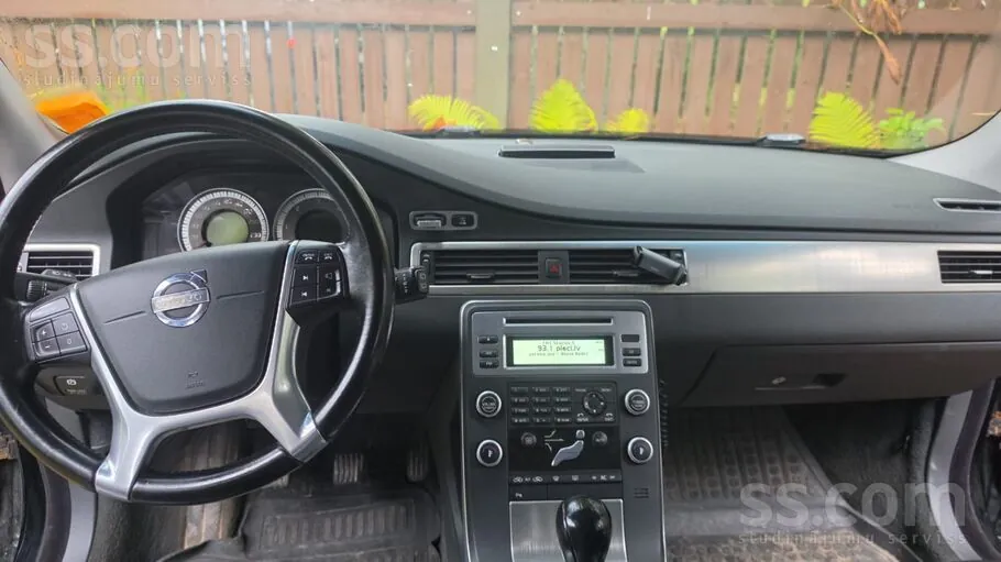 Volvo V70 2011 photo 4