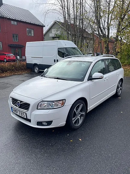 Volvo V50 2012 photo 2