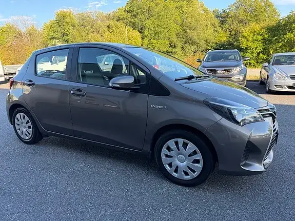 Toyota Yaris 2016 photo 5