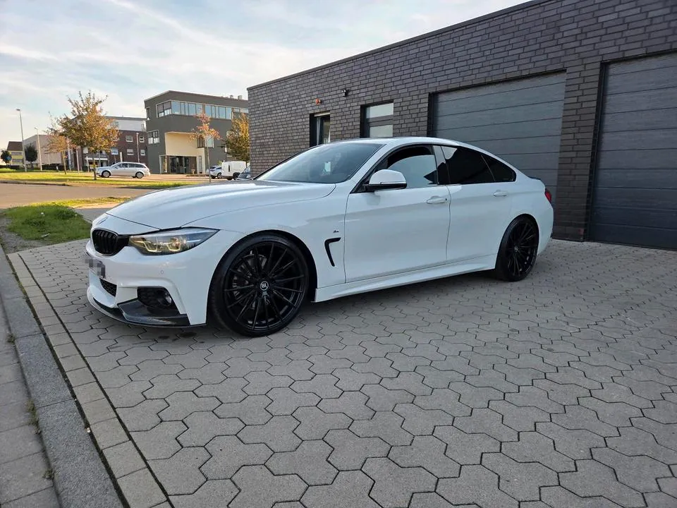 BMW 440I