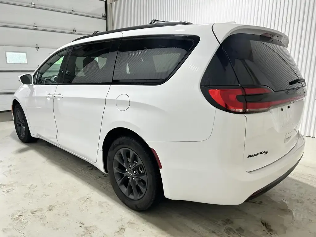 Chrysler Pacifica 2022 photo 5