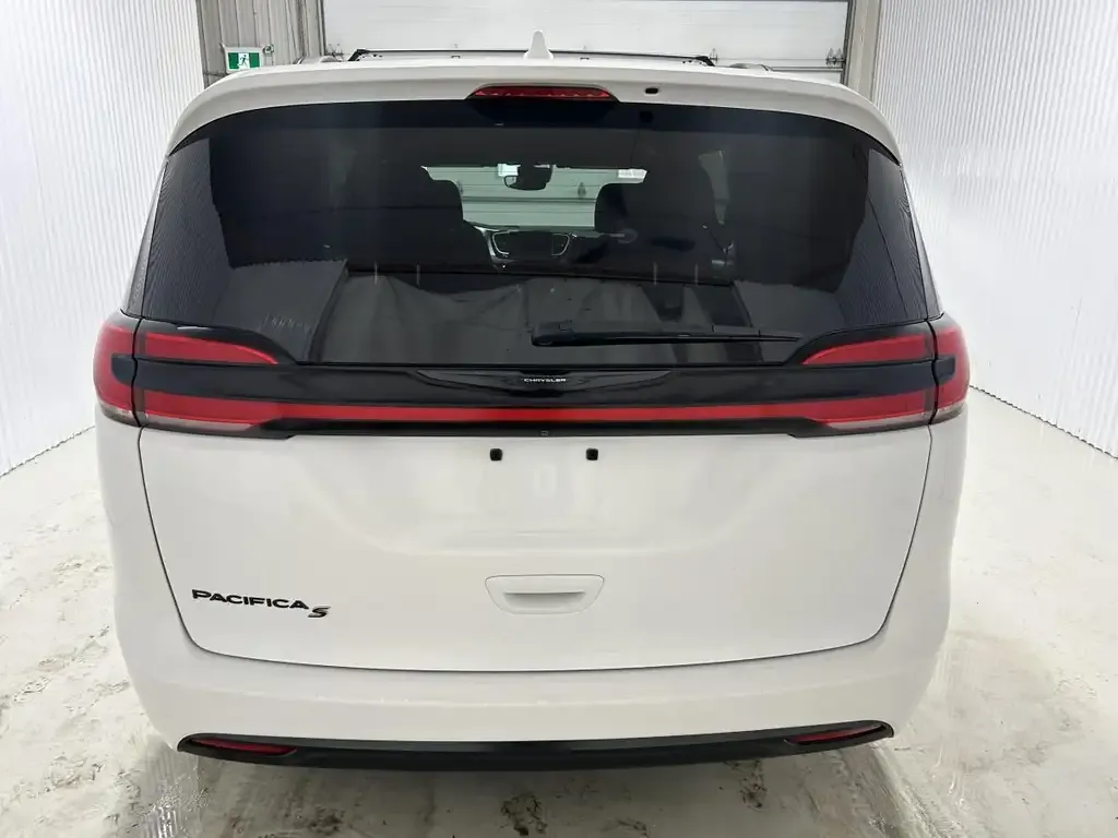 Chrysler Pacifica 2022 photo 4
