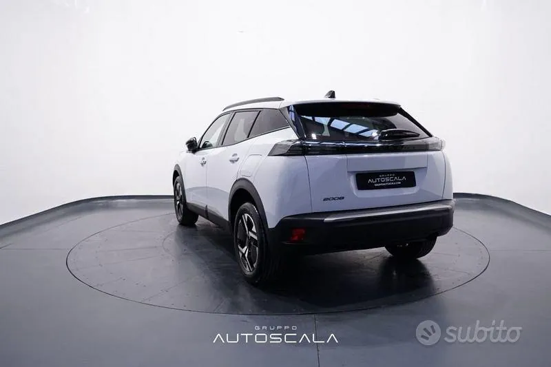 Peugeot 2008 2023 photo 4