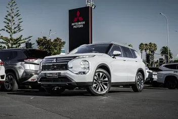 Mitsubishi Outlander 2026 photo 2