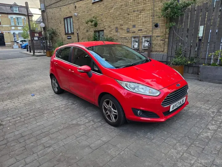 Ford Fiesta 2013 photo 3
