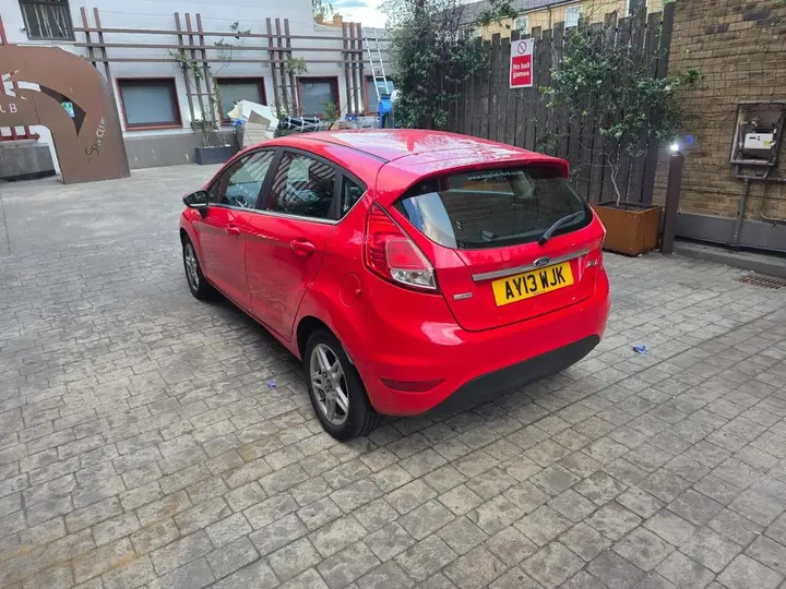 Ford Fiesta 2013 photo 5