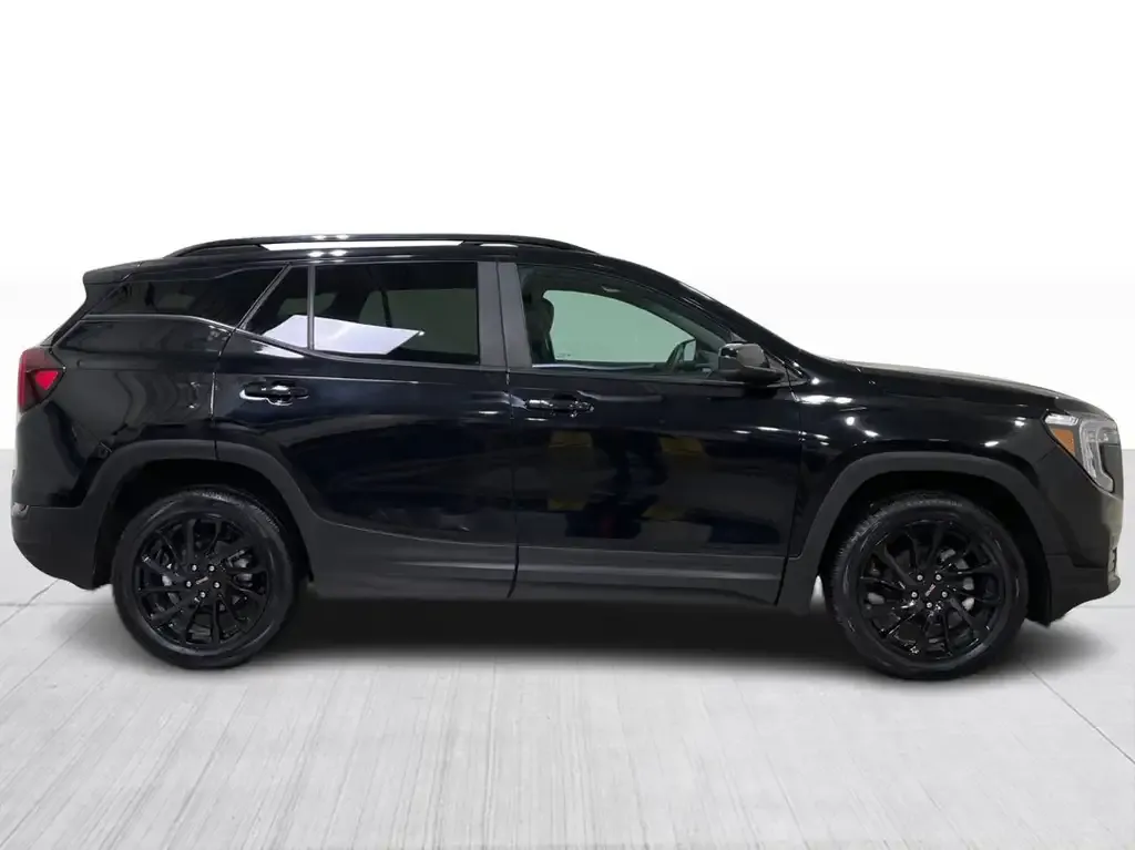 GMC Terrain 2024 photo 2