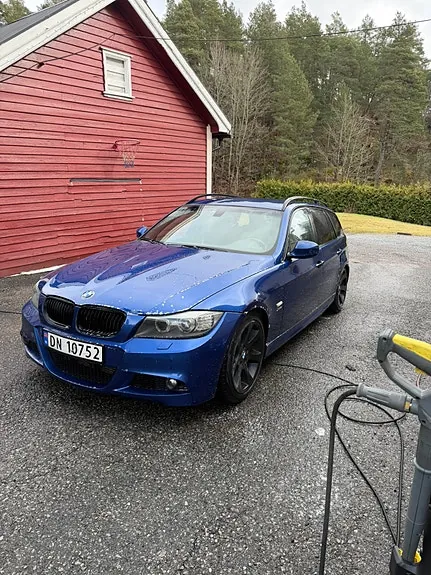 BMW 320D 2009 photo 4